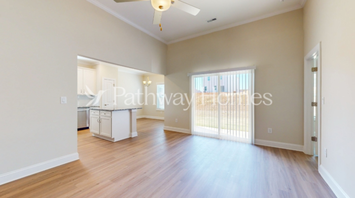 112 S Sina St - Photo 3 of 19