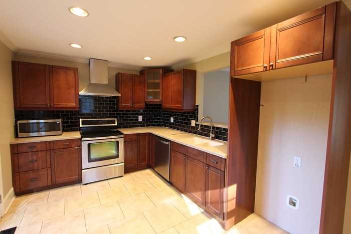 1000 Beverly Dr - Photo 5 of 16