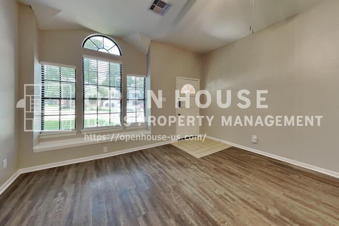 5102 Dobbin Springs Ln - Photo 4 of 20