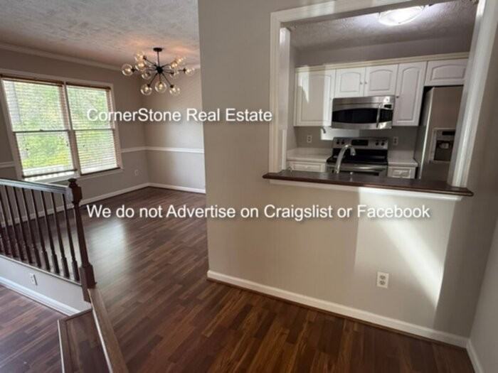 1267 Exeter Ln - Photo 4 of 15