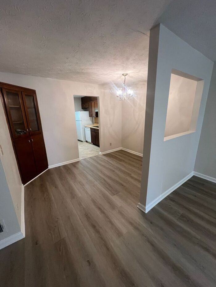 723 Jackson View Rd - Photo 4 of 14