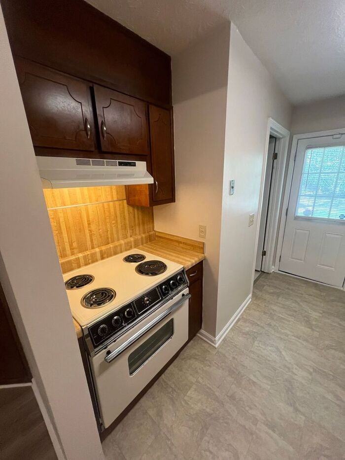 723 Jackson View Rd - Photo 6 of 14