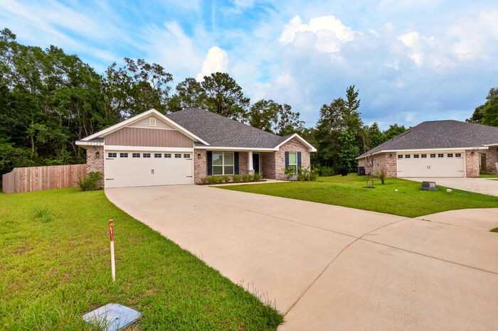 15740 Rachael Dr - Photo 3 of 36