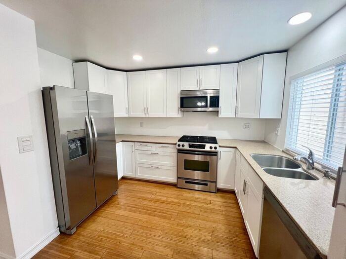 5548 Caminito Katerina - Photo 2 of 24