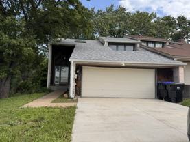 2502 Sw 30th St #1 - Photo 1 of 1