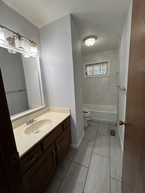 2502 Sw 30th St #1 - Photo 4 of 11