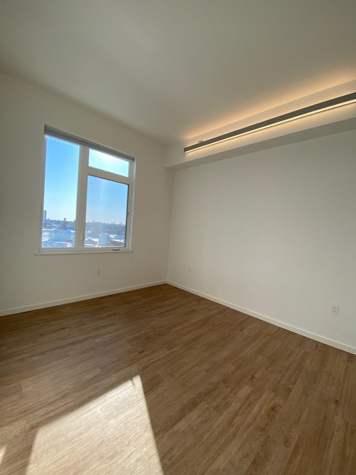 925 W 7th Ave #415 - Photo 3 of 10