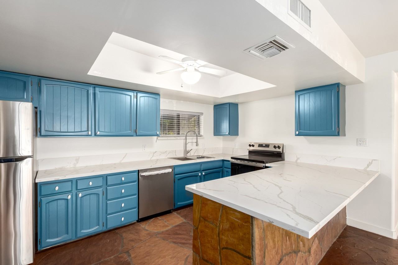 6604 E Dove Valley Rd #NA - Photo 4 of 10