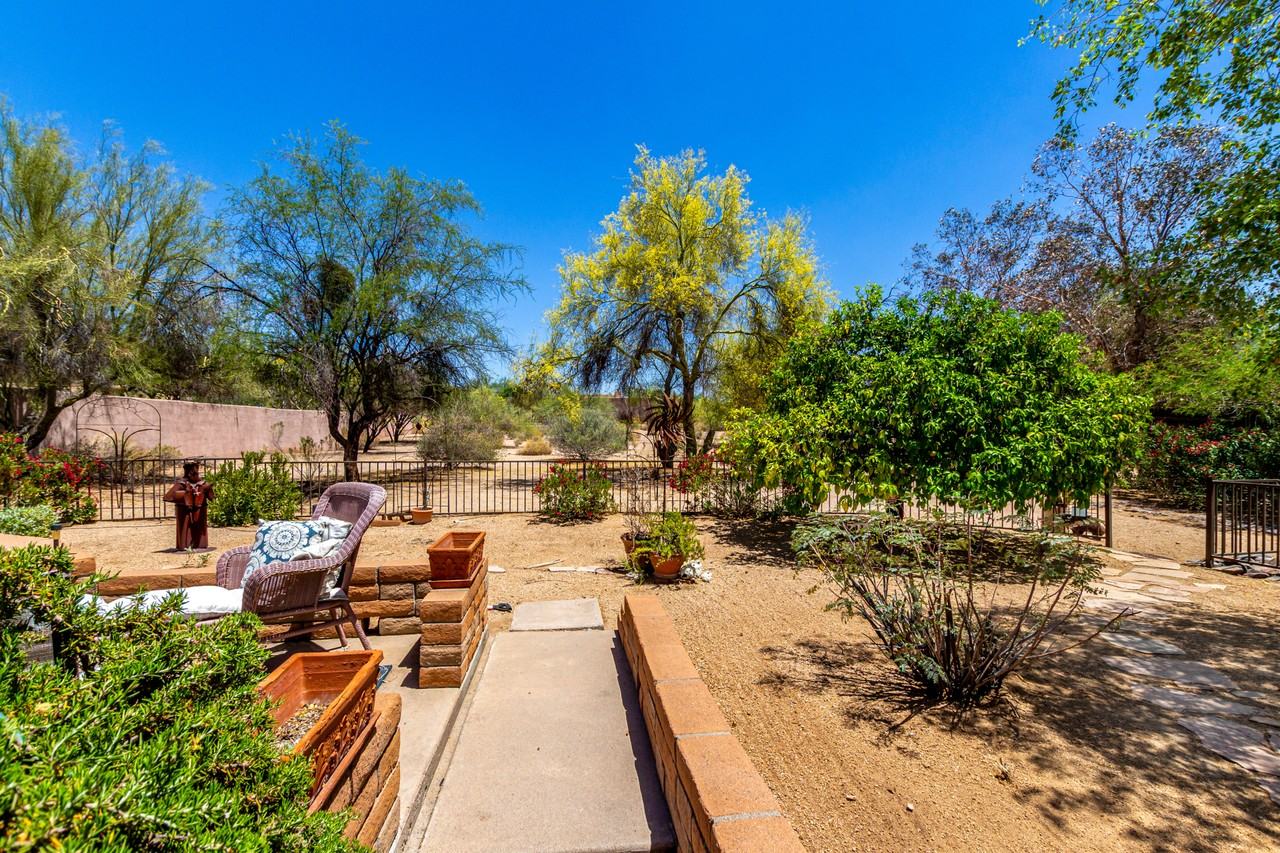 6604 E Dove Valley Rd #NA - Photo 2 of 10
