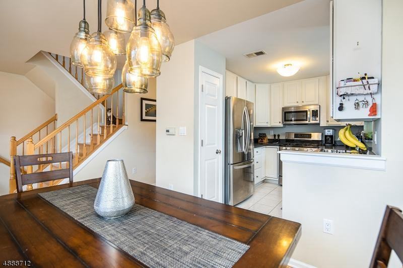 137 Riverwalk Way - Photo 4 of 22