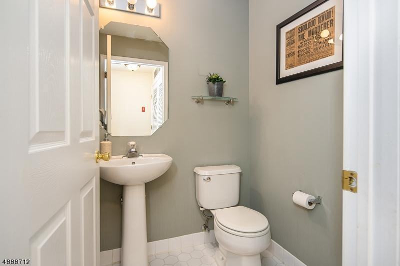 137 Riverwalk Way - Photo 5 of 22