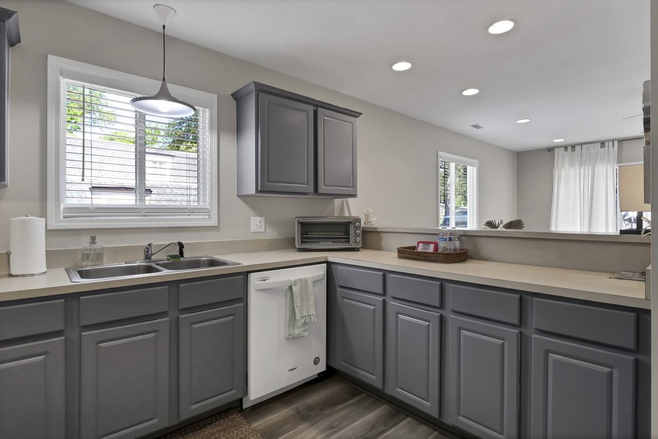 6328 Wrightsville Ave #G4 - Photo 4 of 18
