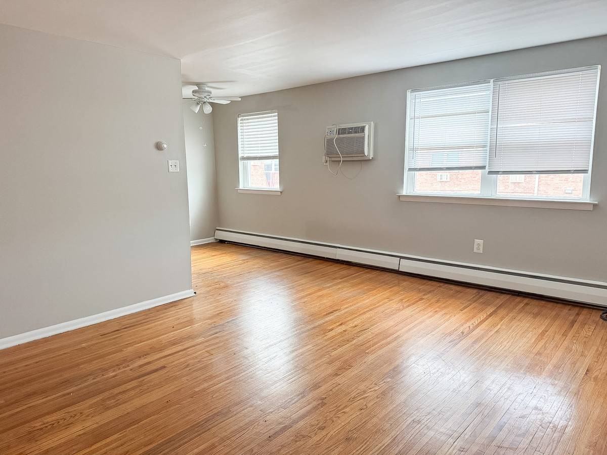 1835 Johnston St #02 - Photo 3 of 4