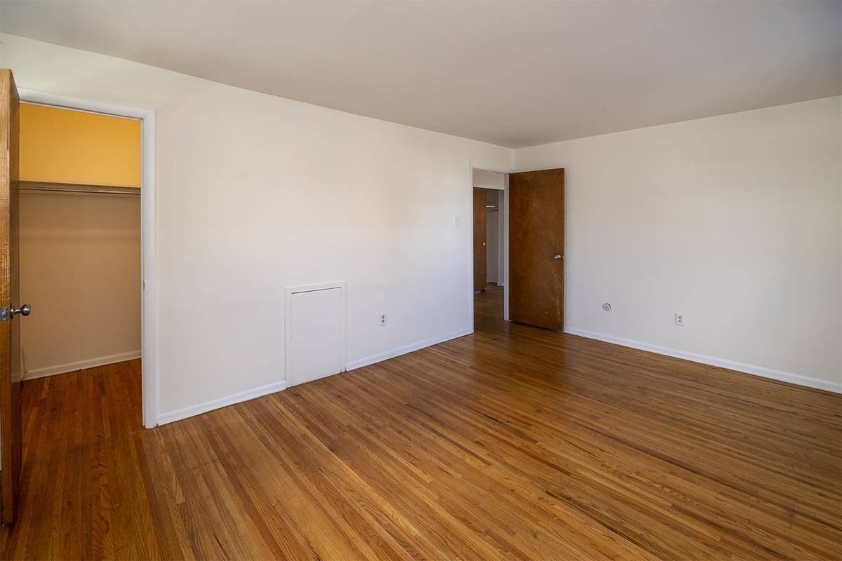 1835 Johnston St #02 - Photo 4 of 4