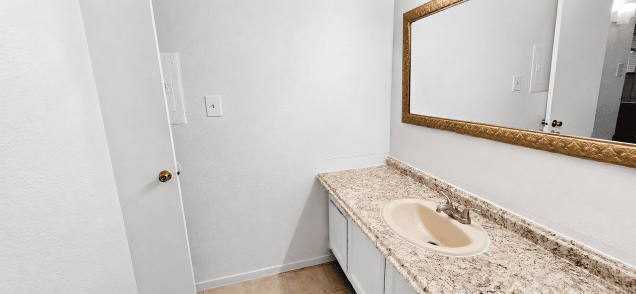 7313 Gulf Fwy #907 - Photo 7 of 14