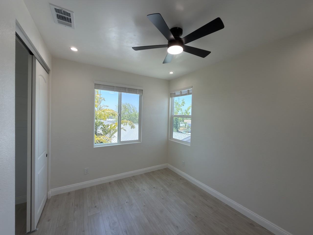 5337 Saxon St #NA - Photo 5 of 17