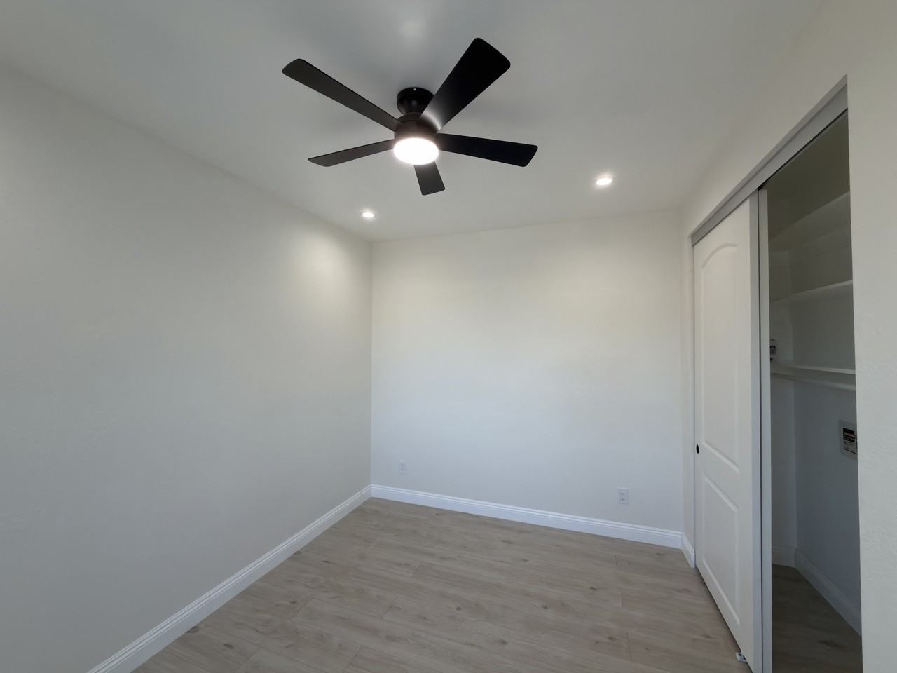 5337 Saxon St #NA - Photo 6 of 17