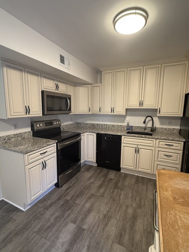2446 Hyannis Ln #NA - Photo 5 of 16