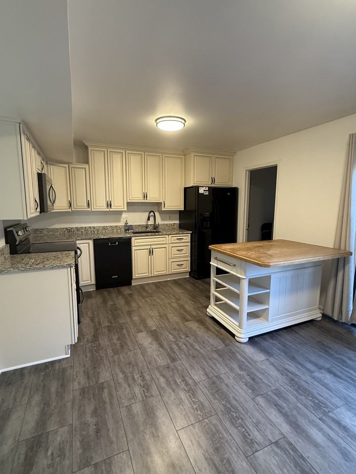 2446 Hyannis Ln #NA - Photo 6 of 16