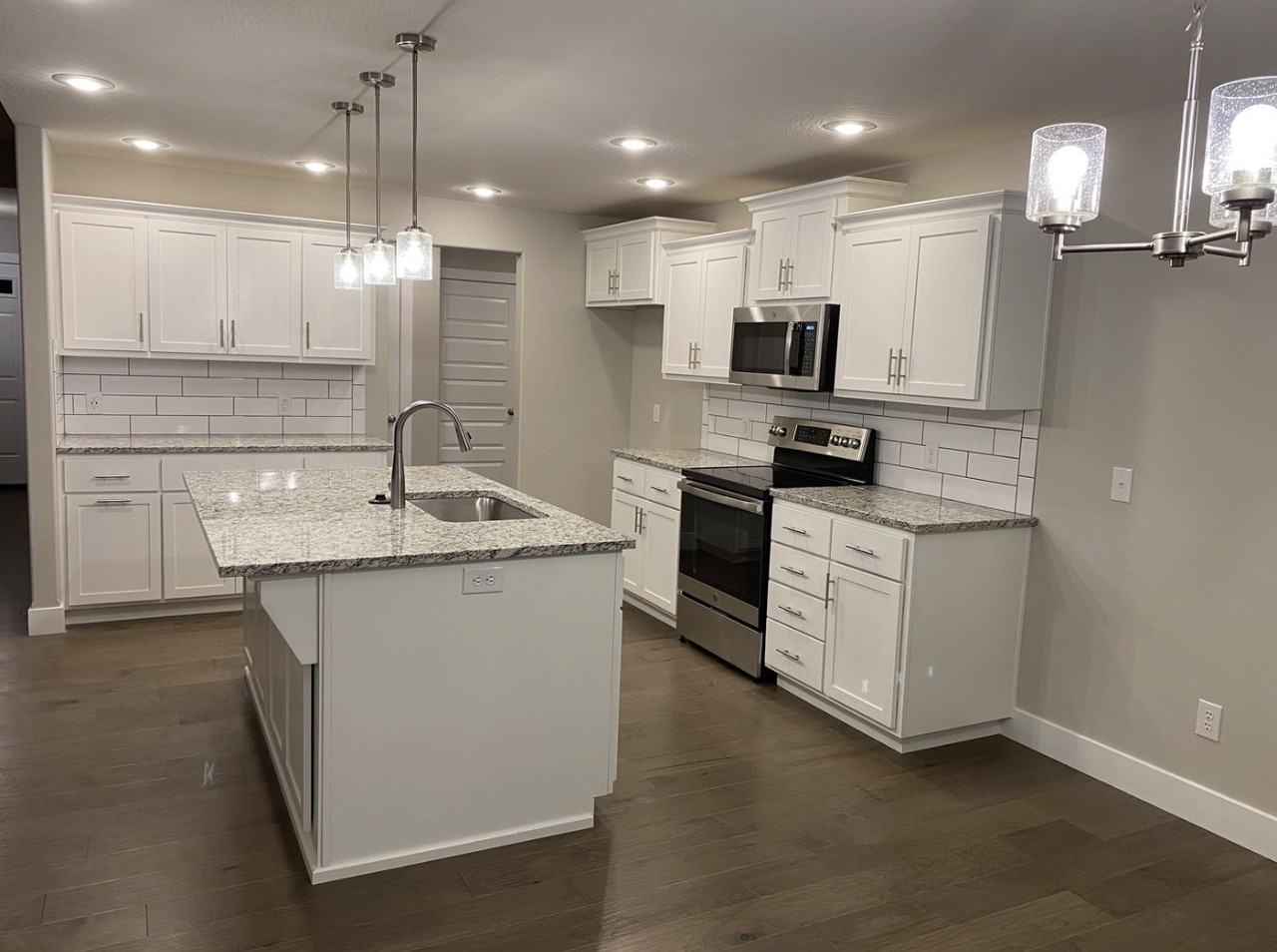 692 N Century Ave #NA - Photo 5 of 9