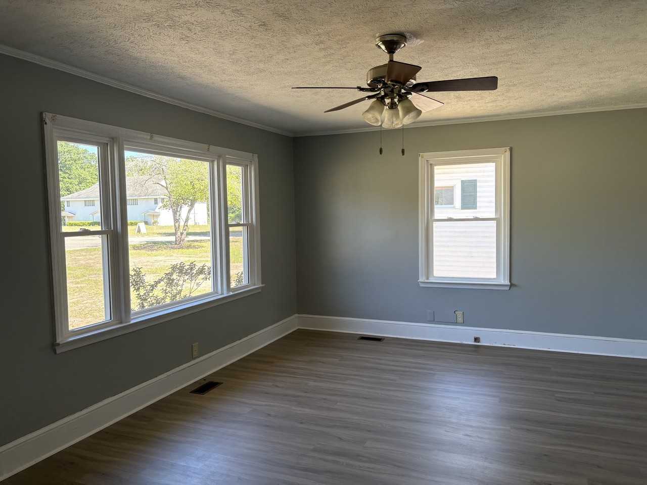 521 Brown St #NA - Photo 2 of 9