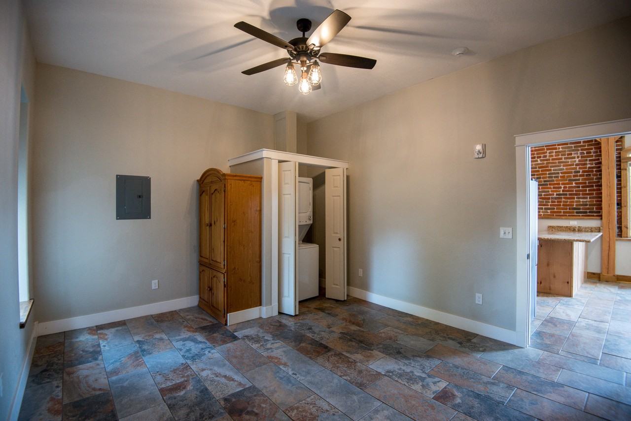 815 1st Ave S #815 - Photo 3 of 8