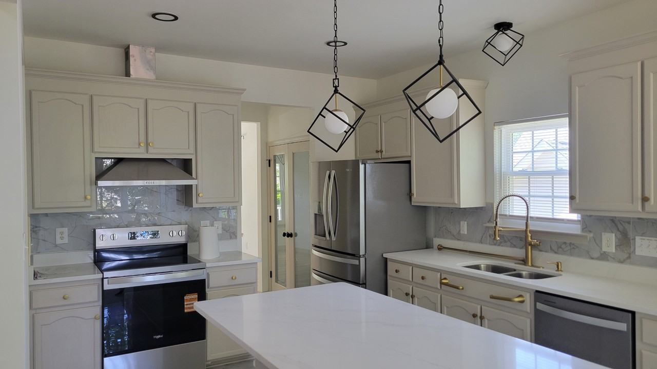 4042 River Falls Dr #NA - Photo 3 of 31