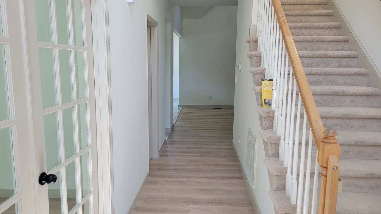 4042 River Falls Dr #NA - Photo 5 of 31