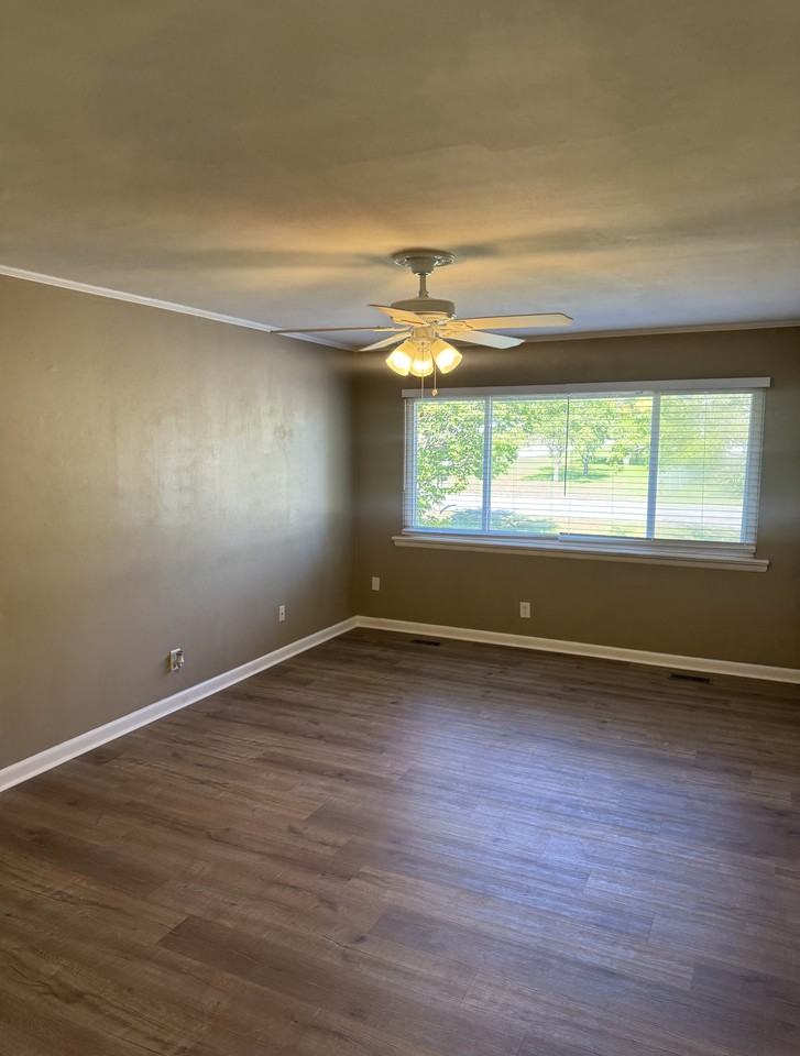 4705 Clover Ln #A - Photo 4 of 16