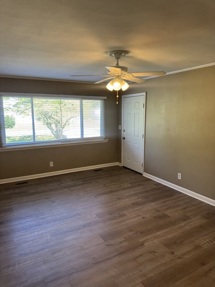 4705 Clover Ln #A - Photo 7 of 16