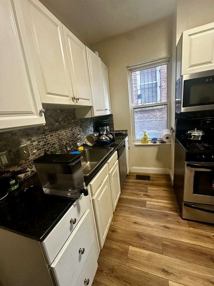 9 Chilcott Pl. - Photo 4 of 16