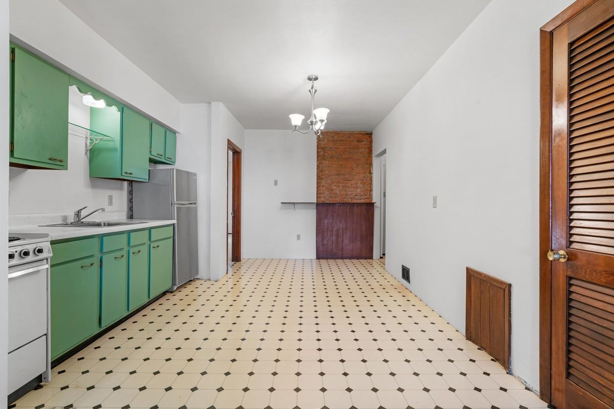 617 Bellefonte St #1 - Photo 5 of 21