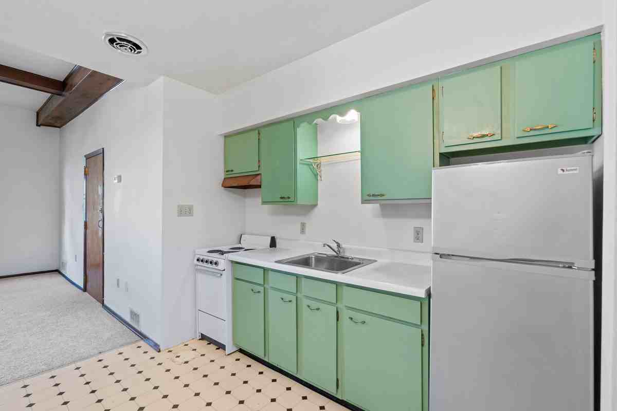 617 Bellefonte St #1 - Photo 6 of 21