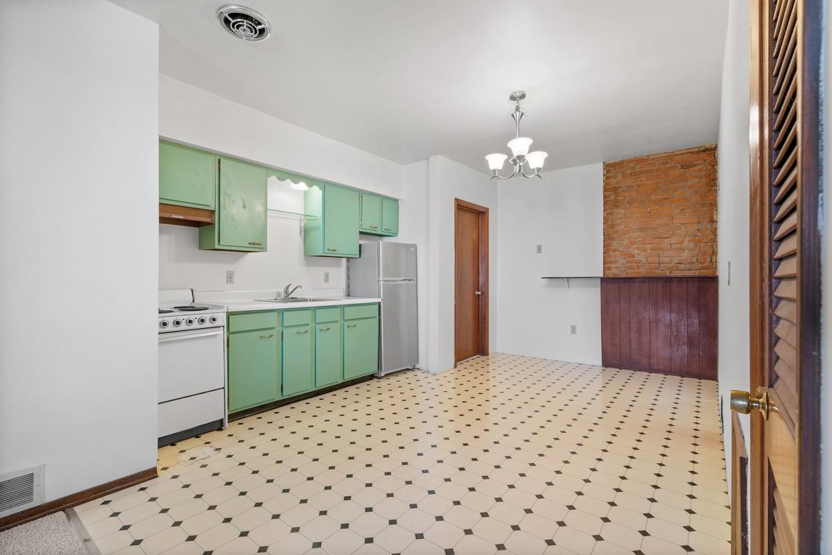 617 Bellefonte St #1 - Photo 7 of 21