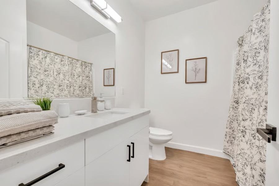 940 Warwick Ave #NA - Photo 2 of 26