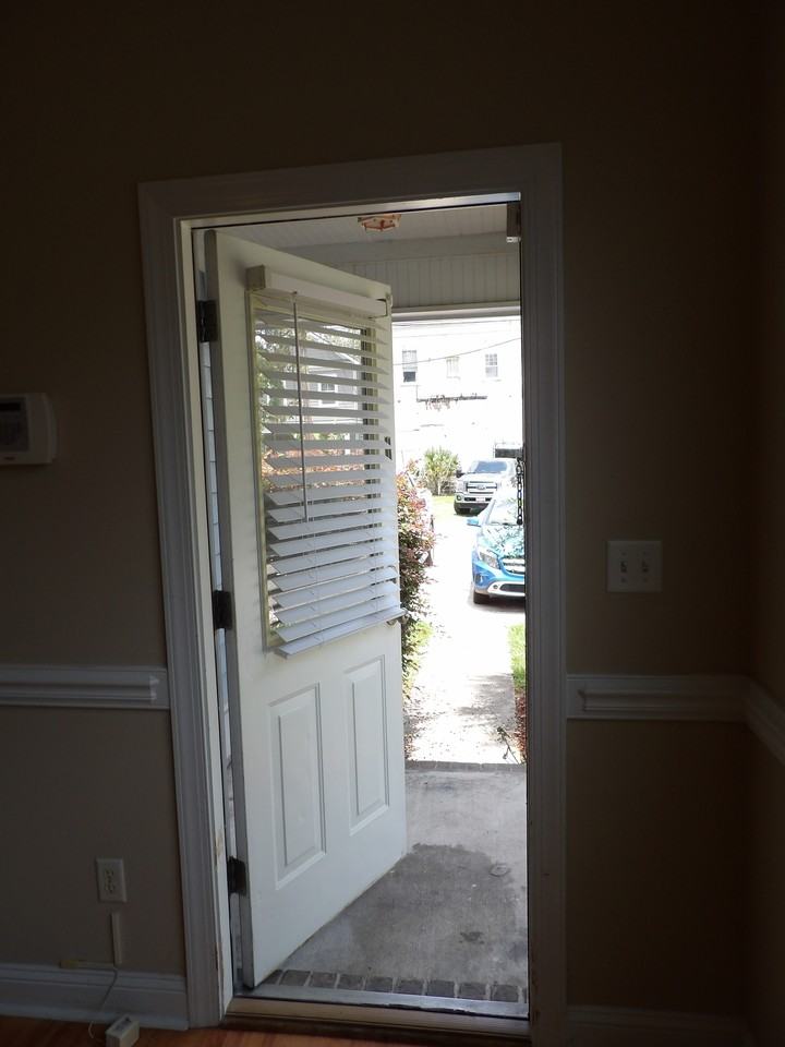 836 E Anderson St #A - Photo 3 of 13