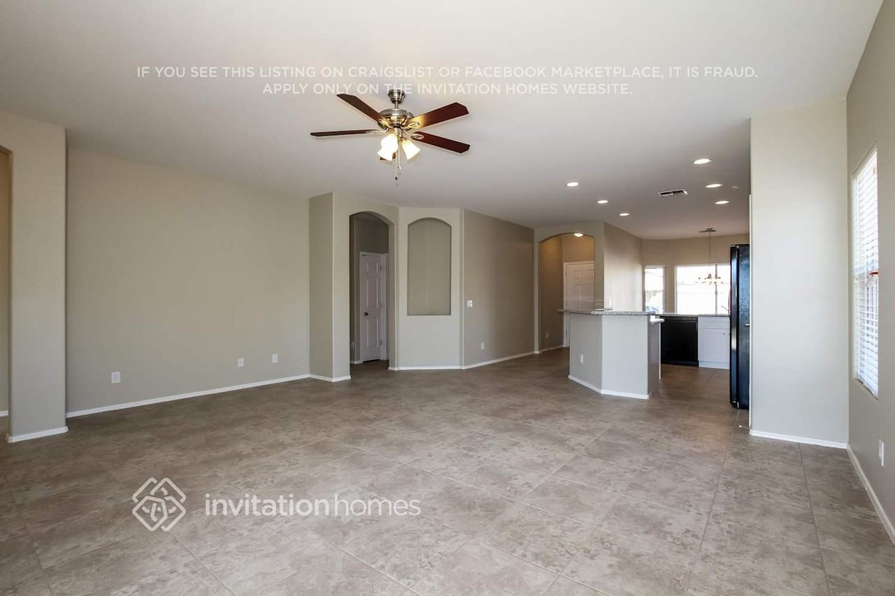 12371 W Sherman St - Photo 5 of 21