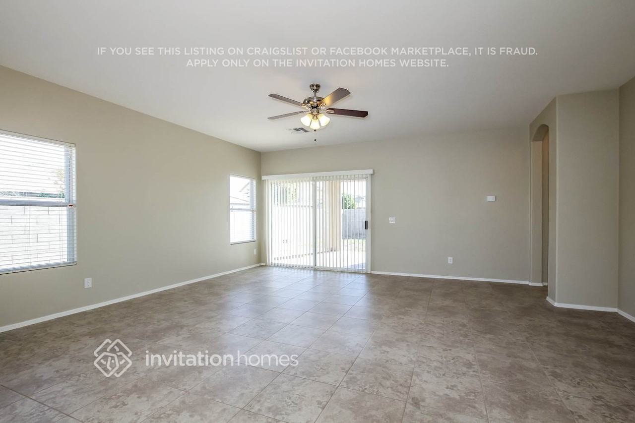 12371 W Sherman St - Photo 6 of 21