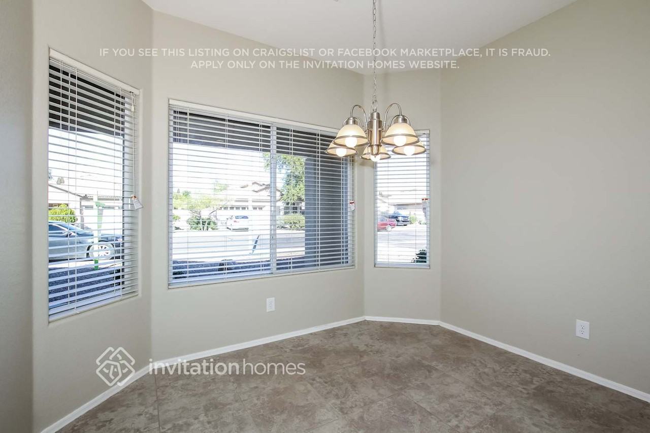 12371 W Sherman St - Photo 7 of 21