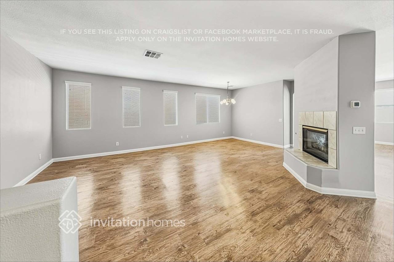 4028 Villeroy Ave - Photo 5 of 19