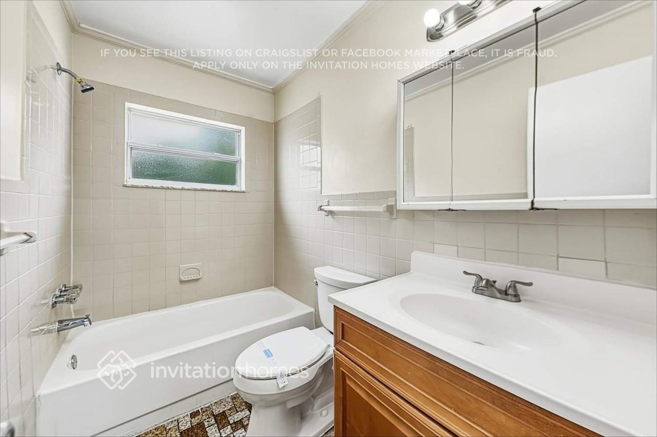 6005 Murray Hill Dr - Photo 5 of 39