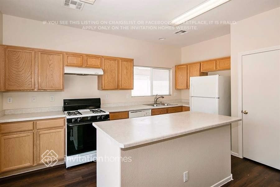 6053 Gum Springs St - Photo 7 of 18