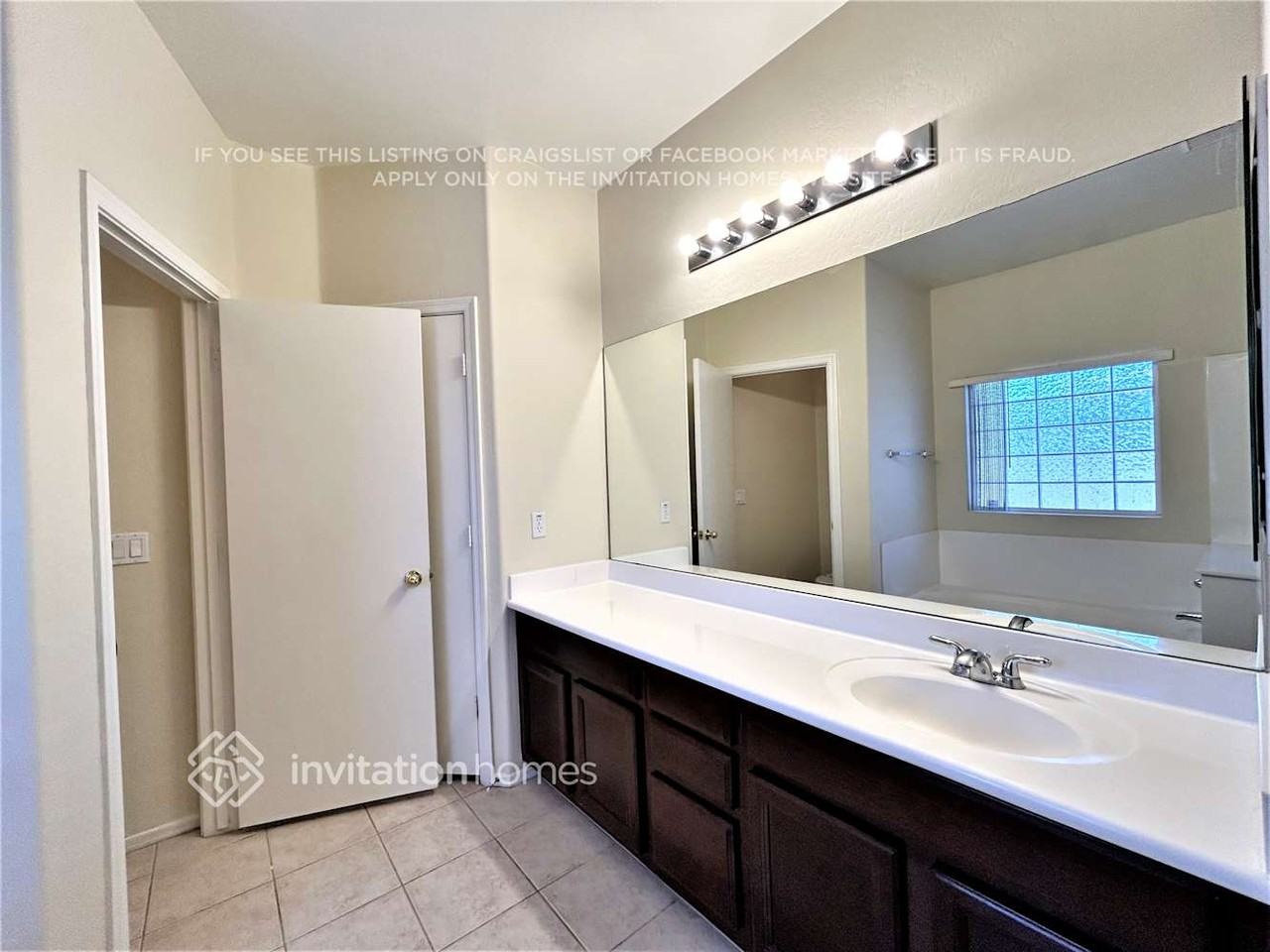 15722 W Calavar Rd - Photo 7 of 10