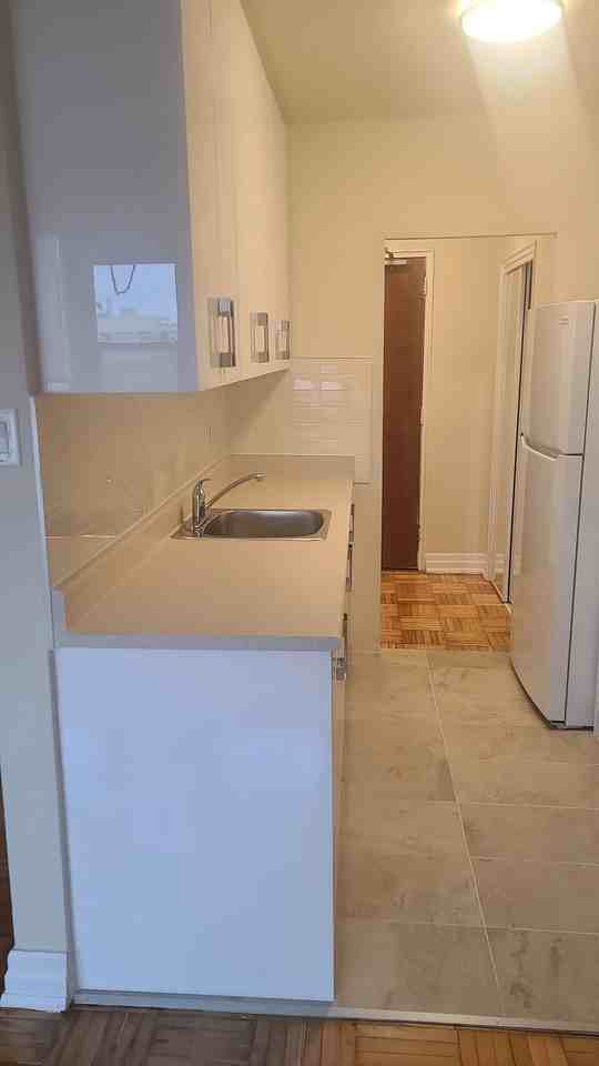330 Hopewell Ave - Photo 4 of 35