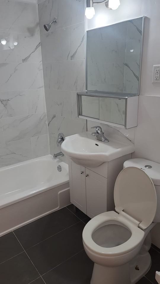 330 Hopewell Ave - Photo 6 of 35