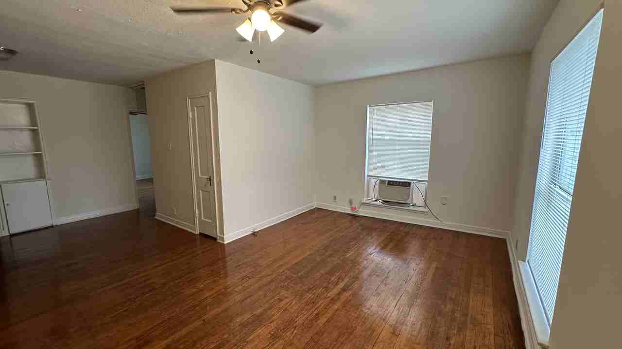 1842 West Main - 03 #03 - Photo 3 of 14
