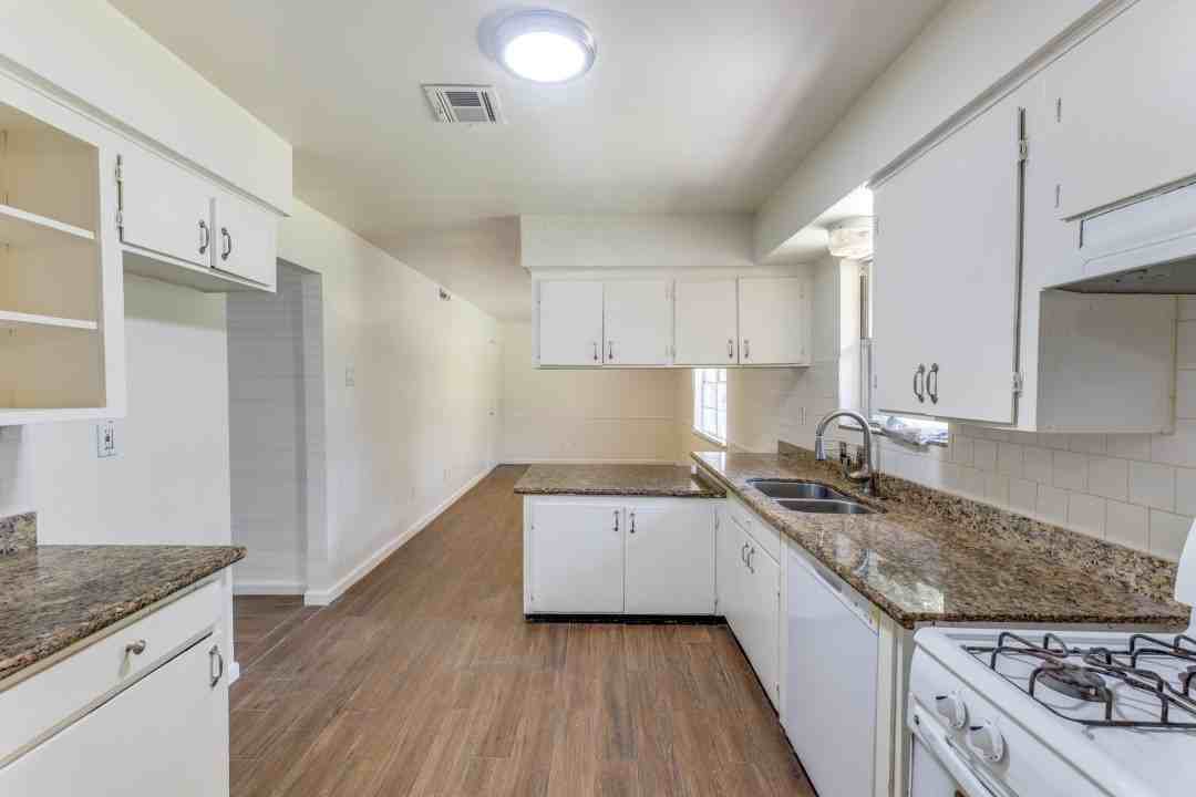 406 Vance St #1 - Photo 3 of 35