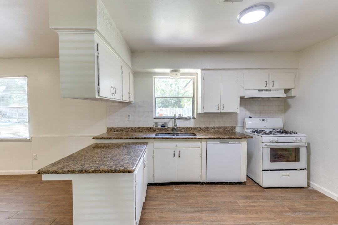 406 Vance St #1 - Photo 4 of 35