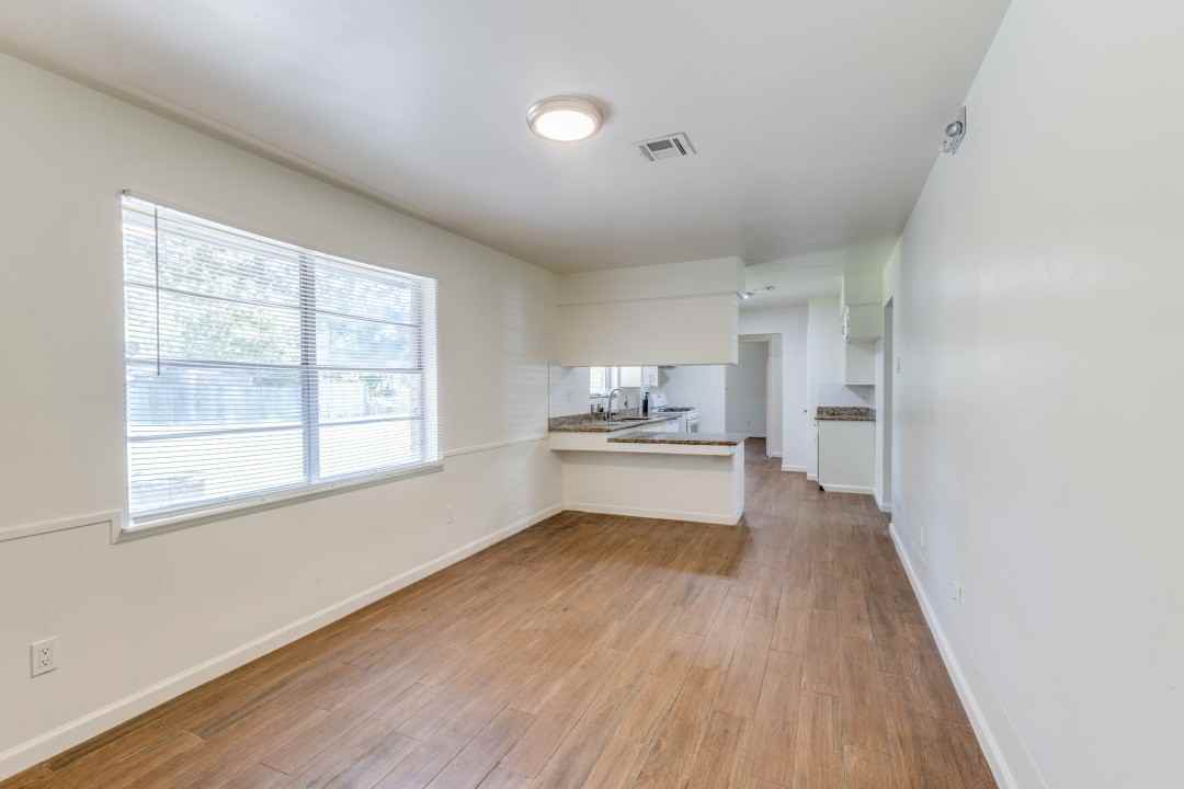 406 Vance St #1 - Photo 6 of 35