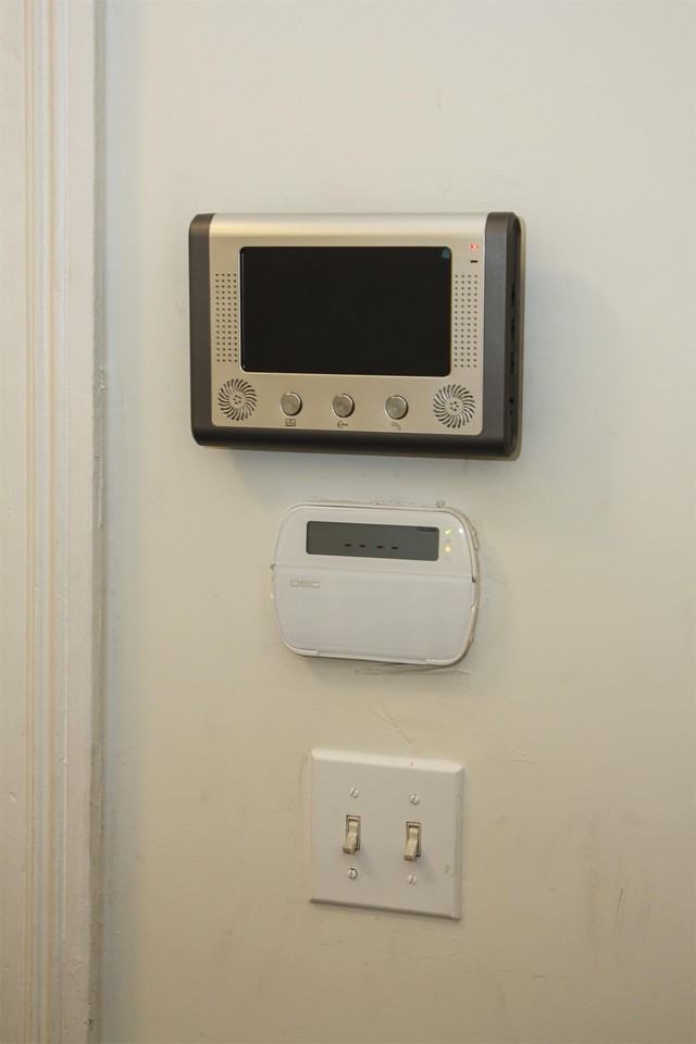 201 W Duffy Street -  B Upstairs - Photo 3 of 29